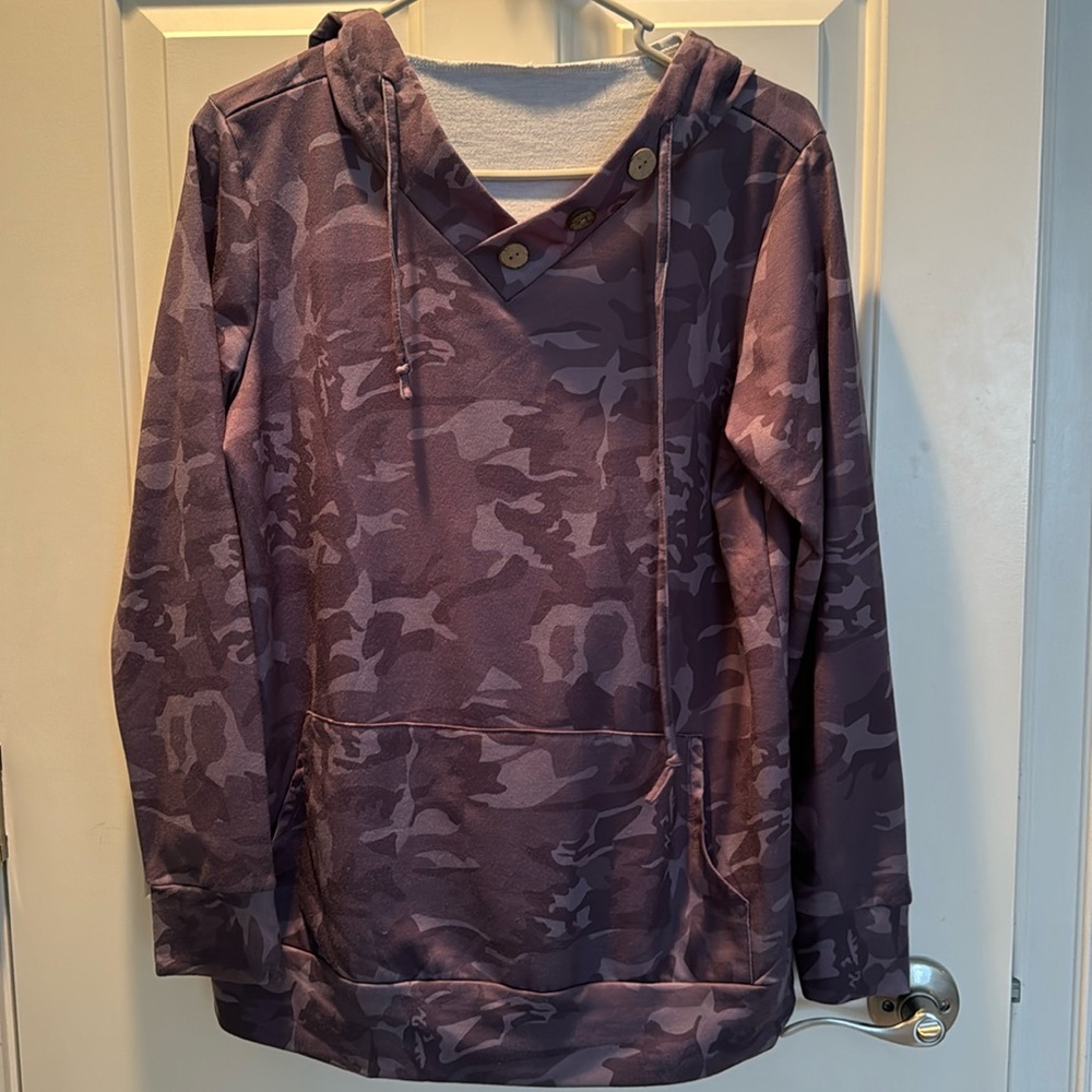 Women’s Small Camo hoodie